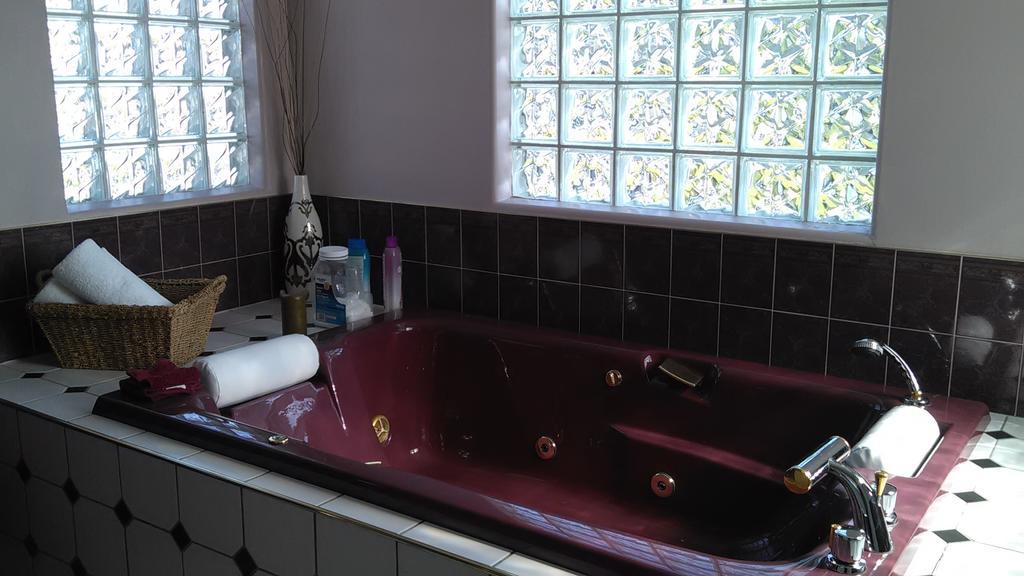 Eagle Close Executive B&B Принц Рупърт Стая снимка