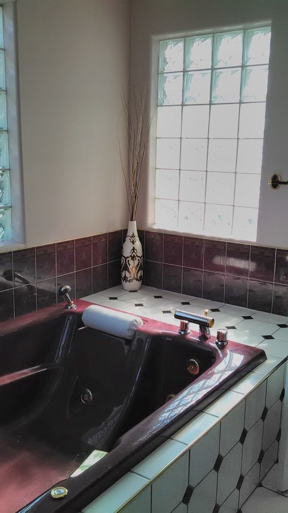 Eagle Close Executive B&B Принц Рупърт Екстериор снимка